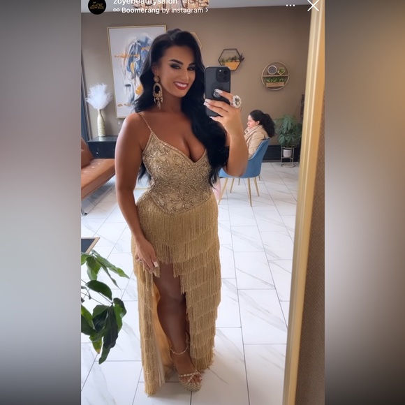 Gold - Picture 2 of 4